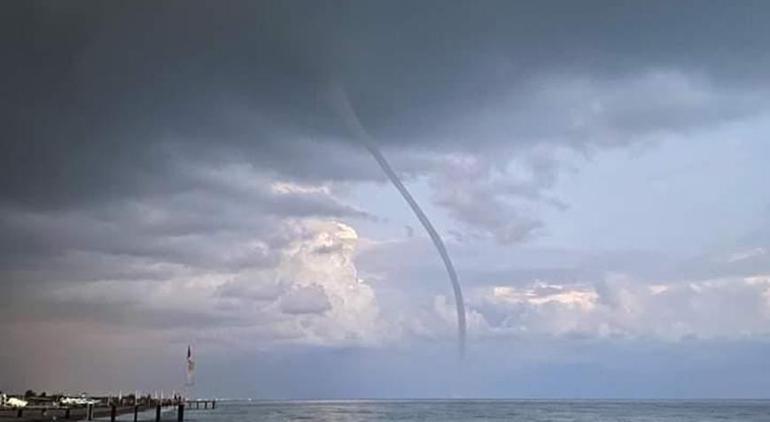 Antalya'da hortum paniği! Böyle görüntülendi