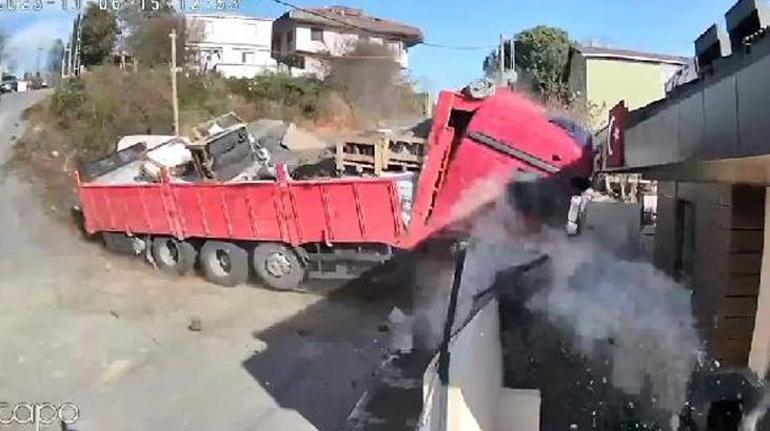 Sarıyer'de feci kaza! Facianın eşiğinden dönüldü