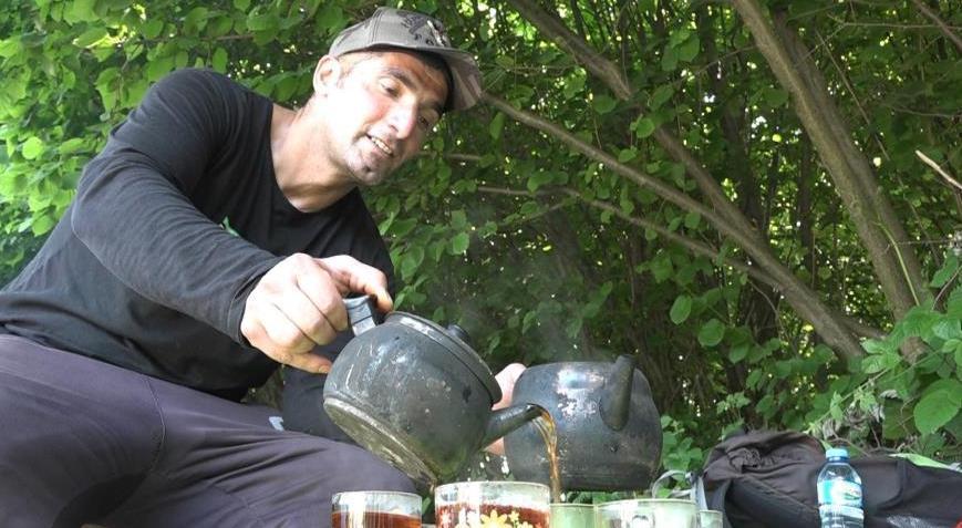 10 yıldır dağda tek başına yaşıyor! Ne akrabalarıyla ne de arkadaşları ile görüşüyor