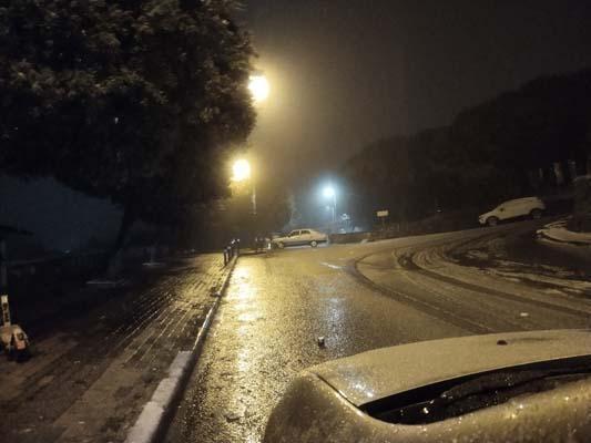 Son dakika... İstanbul'da kar yağışı! Meteoroloji’den yeni uyarı geldi