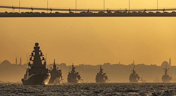 İstanbul Boğazı’ndaki tarihi görüntünün detayları ortaya çıktı