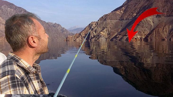 Sokaklarında gezdiklerin ilçenin üzerinde artık balık tutuyorlar