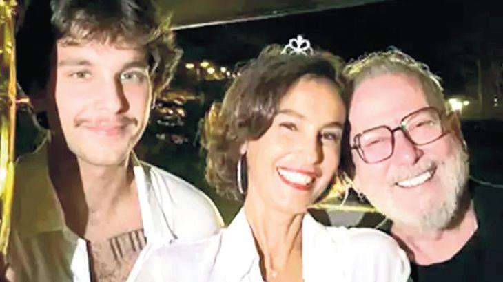 Oğlundan sürpriz doğum günü