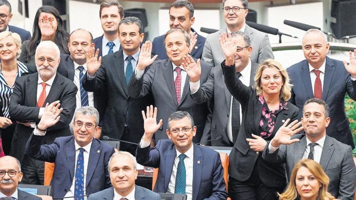 Özel, A Takımını belirliyor