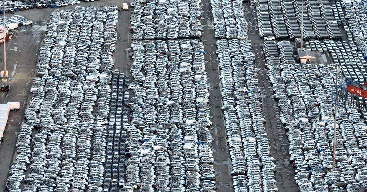 Binlerce sıfır araç İstanbul’a getirildi