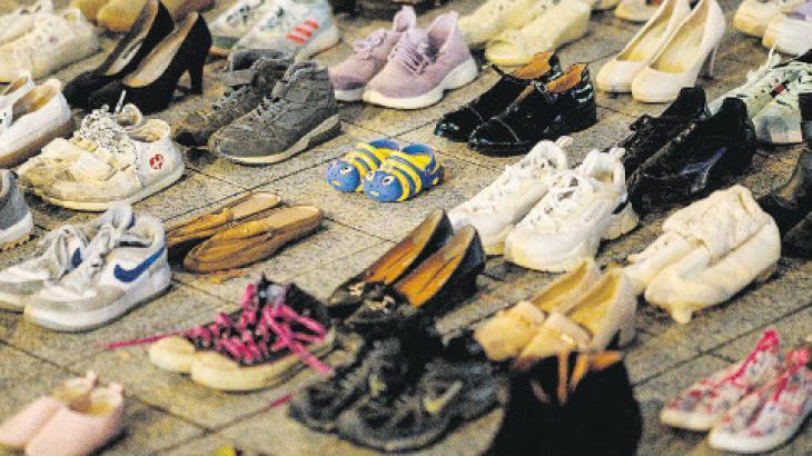 Ölen Filistinliler anısına 2 bin ayakkabı