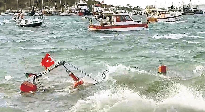 Yağmur ve fırtına hayatı felç etti