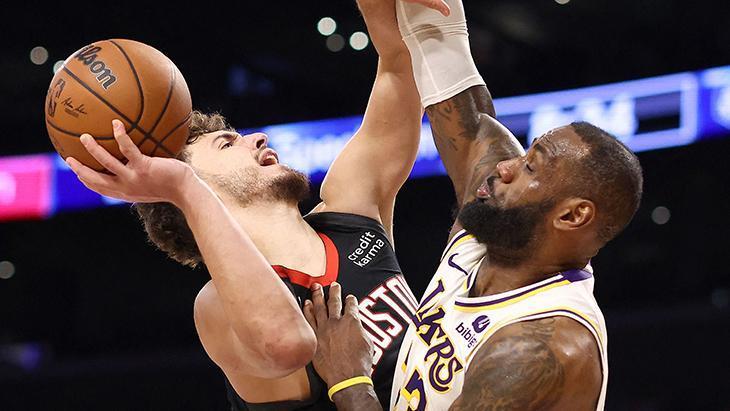 Alperen Şengün tarihe geçtiği maçta LeBron James’i durduramadı