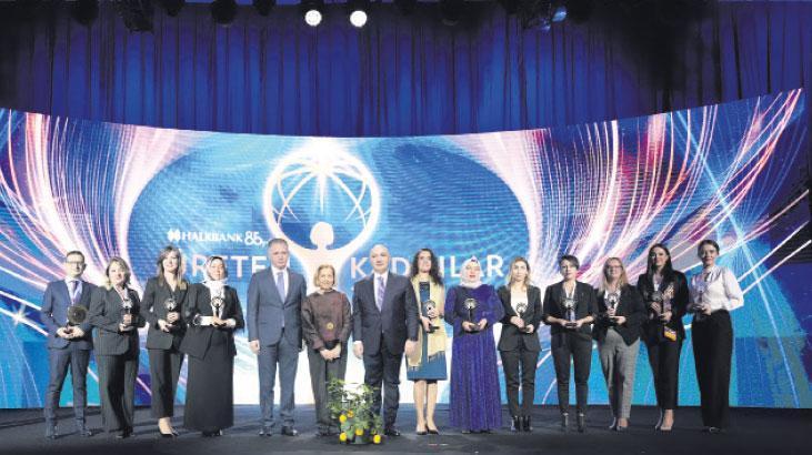 ‘Üreten Kadınlar’a Halkbank’tan ödül