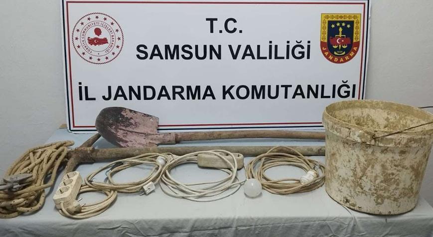 Metruk binada define kazısı! Baba ve oğlu suçüstü yakalandı