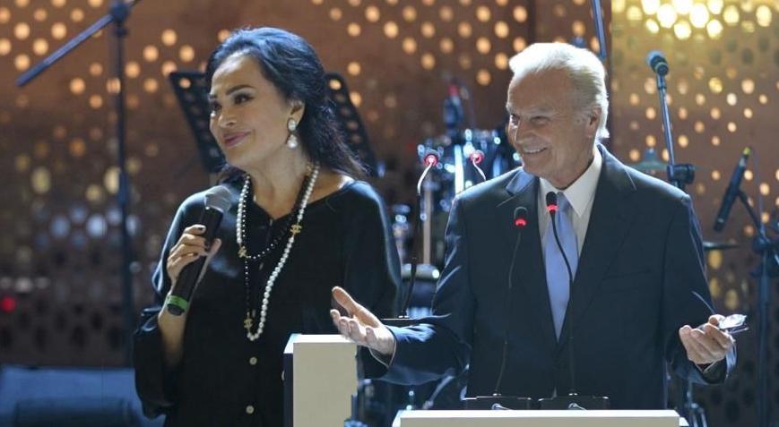 Türkan Şoray ve Ediz Hun’dan öğretmenlere sürpriz