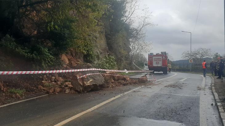 Sarıyer’de yola kaya parçası düştü! Ekipler sevk edildi