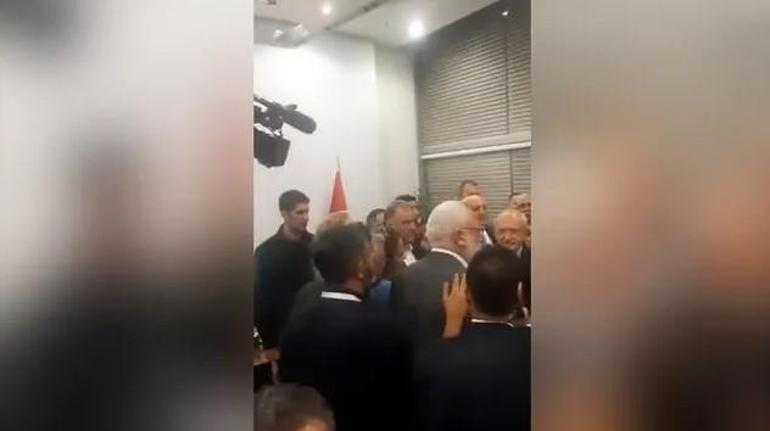 Kurultayda Kılıçdaroğlu'nun etrafını sardılar: İzin vermiyorum, çekilemezsin