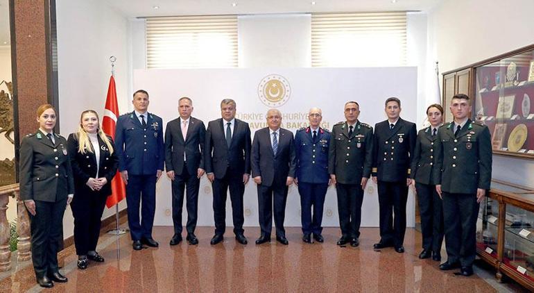 Bakan Güler, bakanlık bünyesindeki öğretmenlerle bir araya geldi