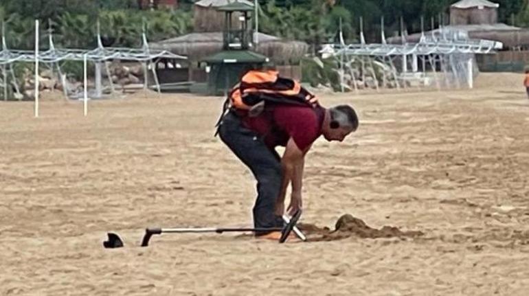 Define avcıları Alanya'da plajda: Ne bulursak kar!