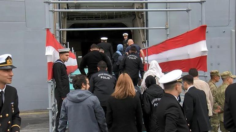 TCG Anadolu İstanbul'da ziyarete açıldı