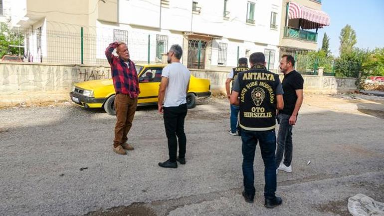 Çalınan arabasında almaya geldi! Hırsızın bıraktığı sürprizi görünce kahkahaya attı