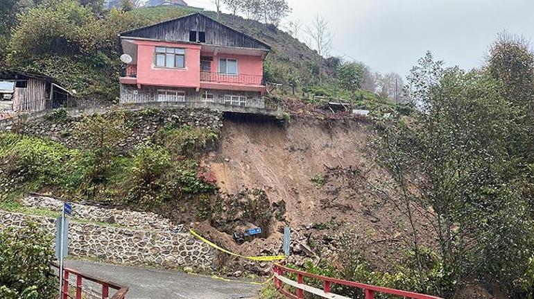 Rize’de heyelan! 2 katlı evde yıkılma tehlikesi