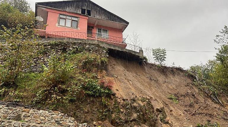 Rize’de heyelan! 2 katlı evde yıkılma tehlikesi