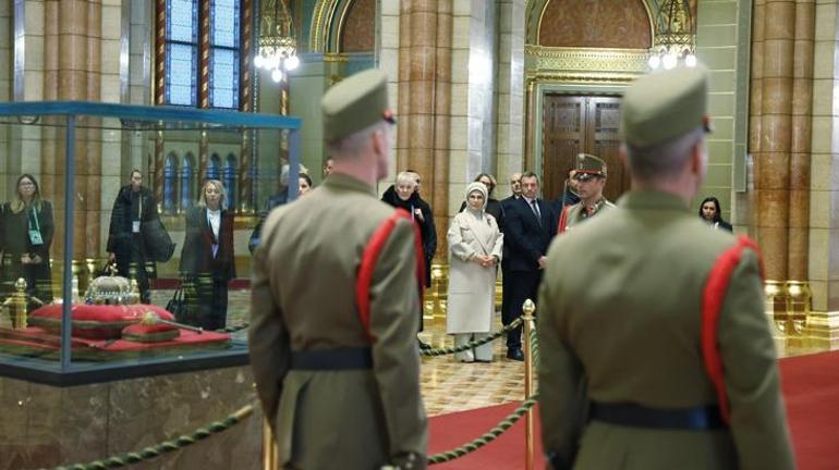 Emine Erdoğan, Macaristan Parlamento Binası’nı ziyaret etti