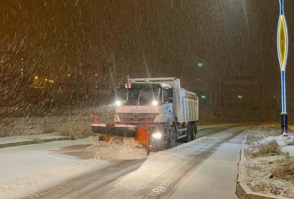 Kentte hayat durdu! 138 yerleşim yerinin yolu kapandı