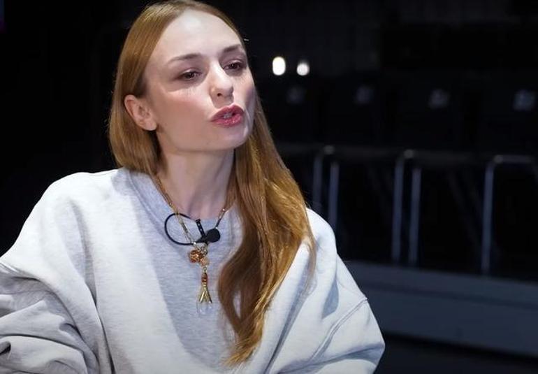 'Kıskançlık' itirafı olay olmuştu! 'Sizin önünüzde flört etseler kızarsınız'