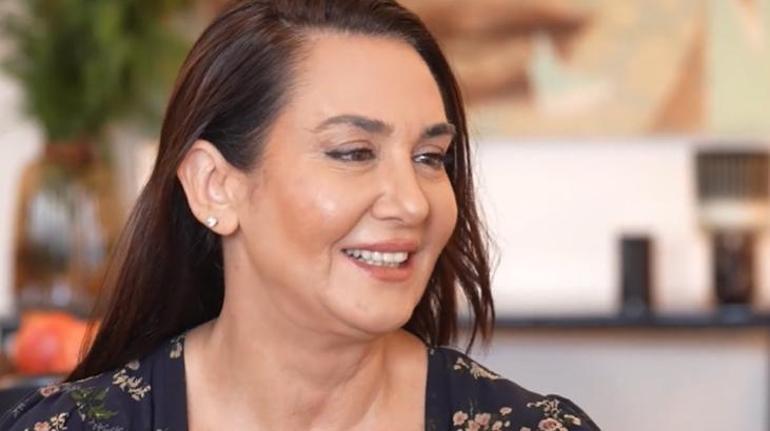 Ayşe Tolga evinin kapılarını Evrim Akın'ı açtı! 'Misafirler gittikten sonra evimi sirkeli suyla siliyorum'