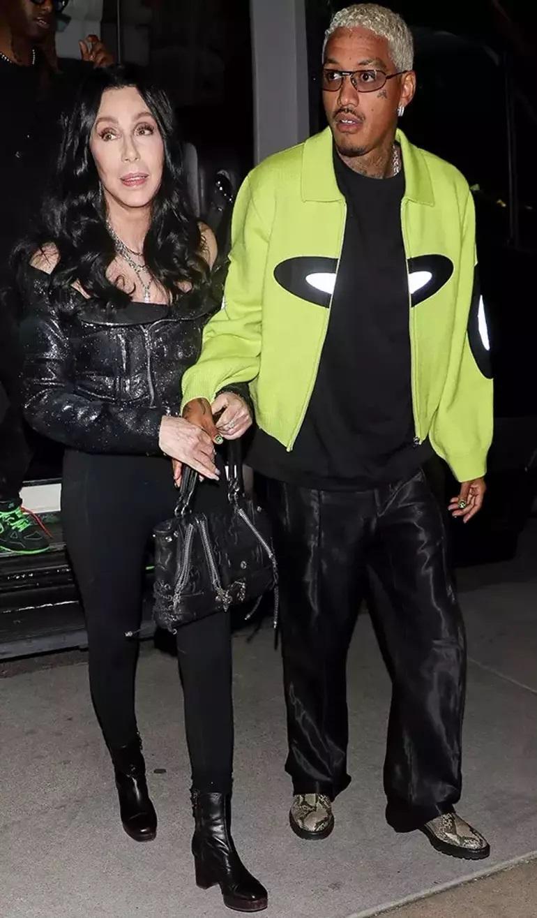 Genç aşkı ile gündemde! Cher'den kadınlara ilişki tavsiyesi