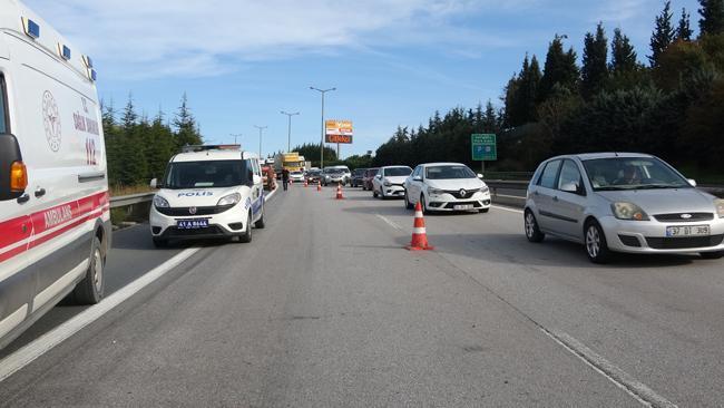 Yolcu otobüsü, TIR'a arkadan çarptı! Yaralılar var