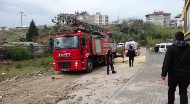 Dehşet anları! Evini zamanında teslim alamayınca kendisini yakmaya çalıştı