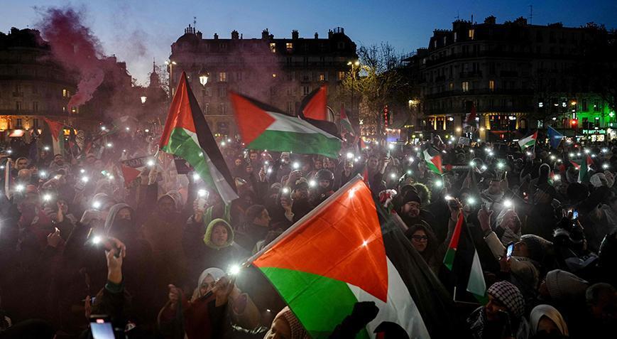 Paris ‘Gazze’ için sokaktaydı! ‘Katil İsrail’ sloganları atıldı