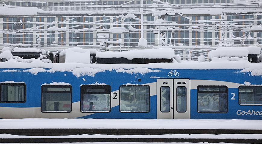 Almanya’da kar esareti! Uçuşlar iptal edildi, uyarı yapıldı!