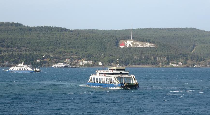 Bozcaada ve Gökçeada’ya 2 gündür devam eden fırtına nedeniyle sefer yapılamıyor