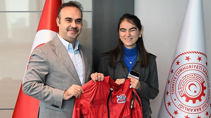 Görme engelli genç girişimci Zülal, geliştirdiği teknolojiyle Togg’un gözleri oldu