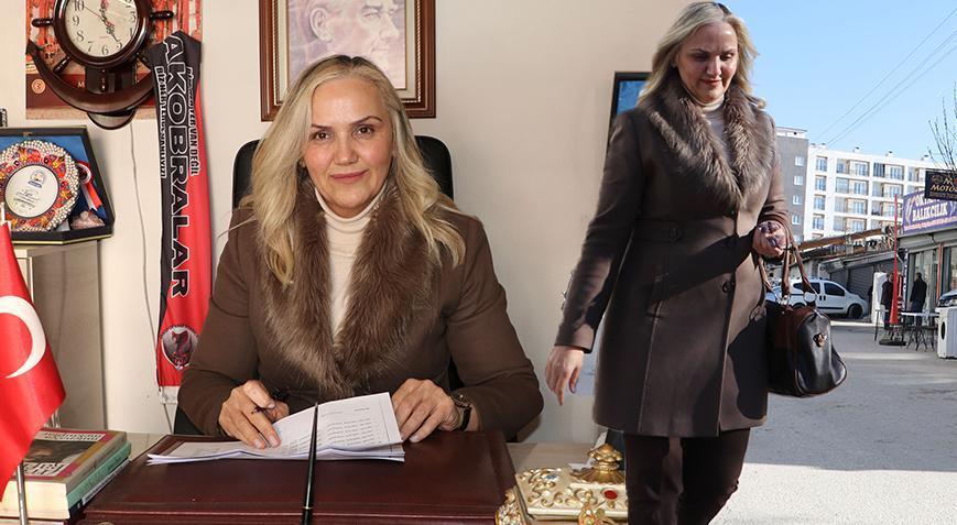 3 dönem tüm rakiplerine fark atıp, seçimleri üst üste kazandı! Van’ın ilk ve tek kadın muhtarı