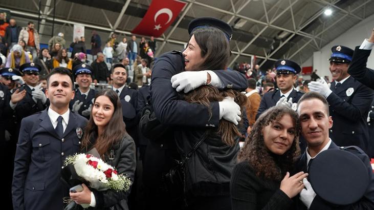 Mezuniyet töreninde evlilik teklifleri peş peşe geldi!