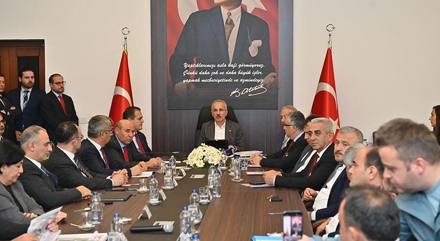 Bakan Uraloğlu: Muğla’da bölünmüş yol uzunluğunu 461 kilometreye çıkardık