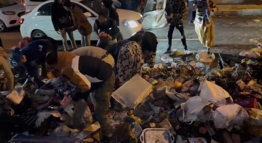 Marketteki yangından sonra ‘pes’ dedirte görüntü! Ürünleri poşetlere koyarak götürdüler