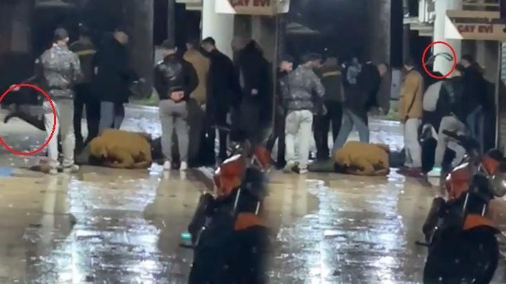 Tartışma kavgaya dönüştü! Yerdeyken tekmeleyip kemerle dövdüler