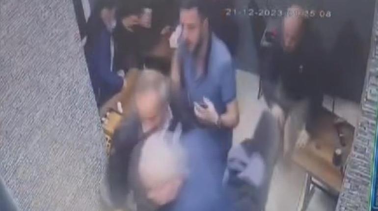 Hatay depremine maç izlerken yakalandılar! Panik anları böyle görüntülendi