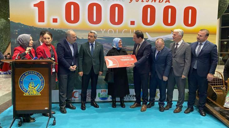 Ailesine sürpriz yapmak için geldi sürprizle karşılaştı! 1 milyonuncu yolcu oldu