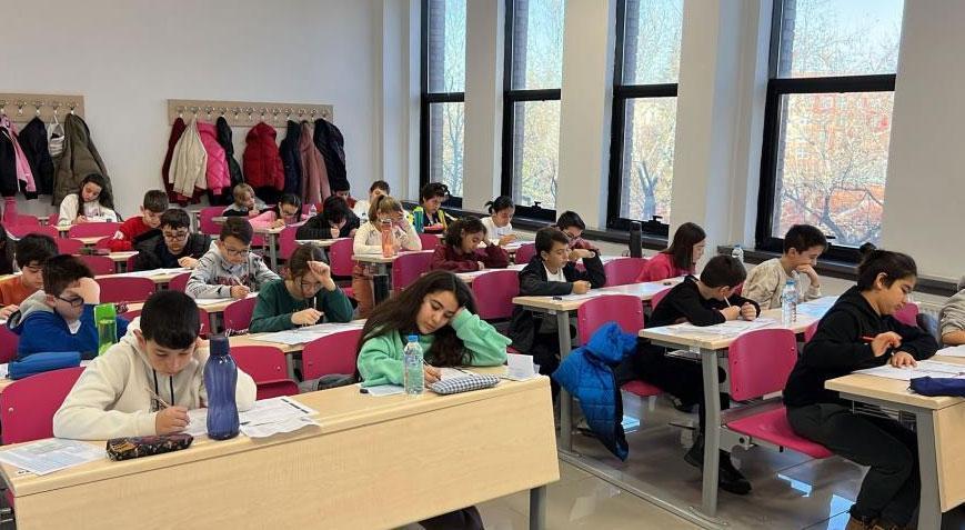 Üstün yetenekli öğrenciler sınavda! 8 farklı ilden 608 öğrenci katılım gösterdi