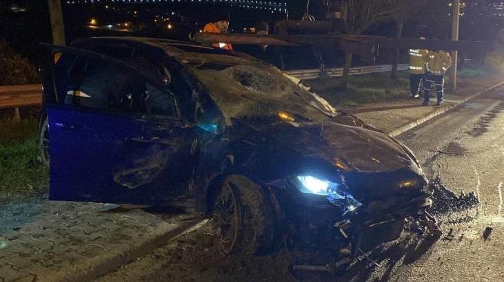 Takla atan otomobil 50 metre sürüklendi! Yaralılar var