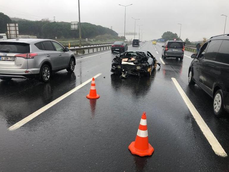 İstanbul'da 10 milyonluk aracıyla kaza yaptı! Yara almadan kurtuldu