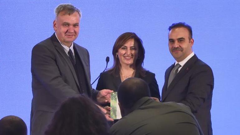 Bakan Kacır: Avrupa'nın bir numaralı güneş paneli üreticisiyiz