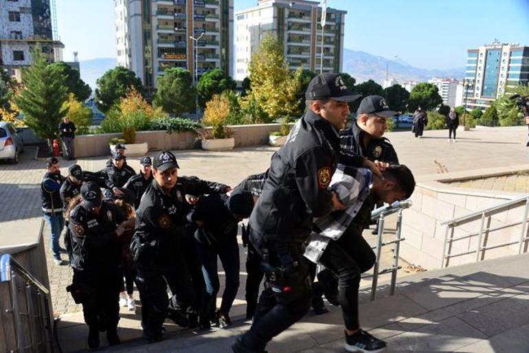 Bir pastaya TC kimlik numarası! Vatandaşları tehditle dolandırıyorlardı