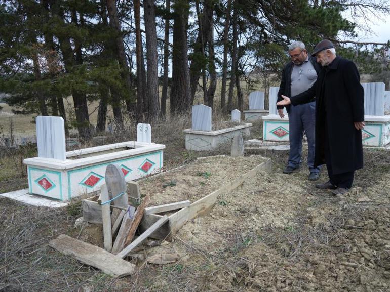 Ayılar mezarları kazmaya başladı! Köylülerden jiletli önlem