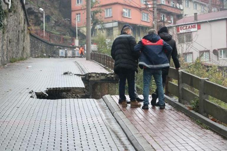 Zonguldak'ta Hastane yolu çöktü: 'Tanı Merkezi' kapatıldı