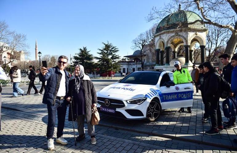 İstanbul'da görenleri şaşkına çeviren polis devriyesi!