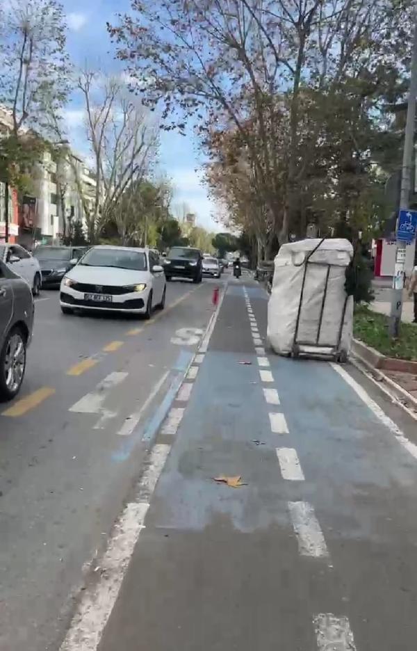 Bağdat Caddesi'ndeki tehlike! Bisiklet kullananlar isyan etti